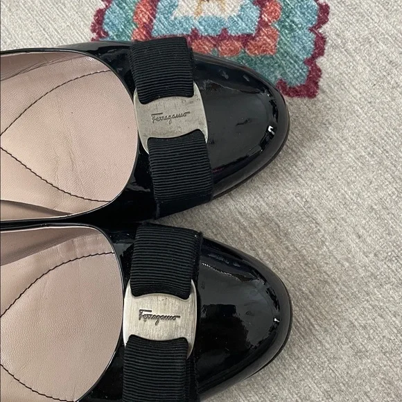 Salvatore Ferragamo Varina Flats - Picture 6 of 10